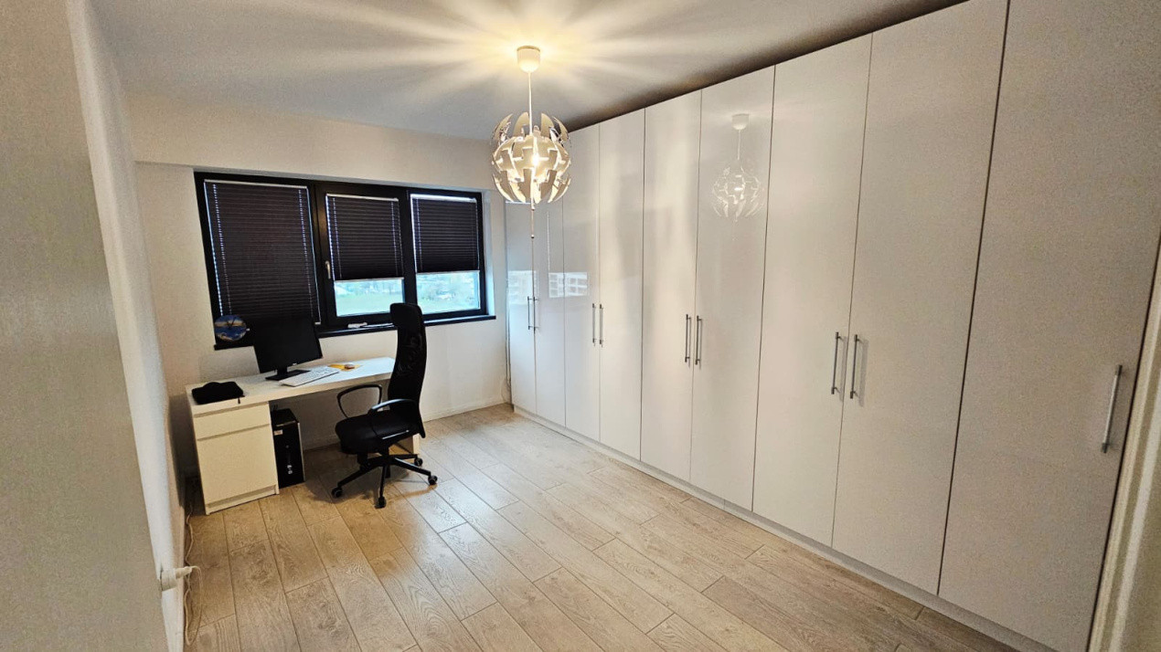 Apartament modern cu 4 camere, decomandat, în zona Pajura / Piața Presei Libere 