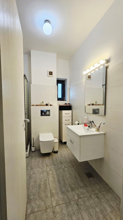 Apartament modern cu 4 camere, decomandat, în zona Pajura / Piața Presei Libere 