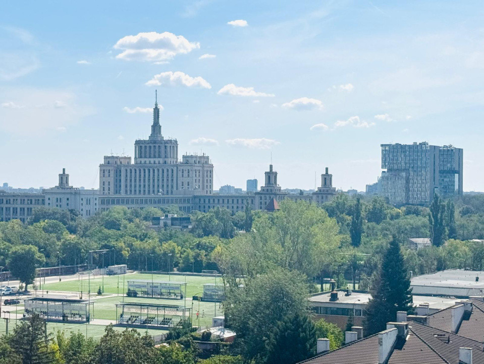 Apartament modern cu 4 camere, decomandat, în zona Pajura / Piața Presei Libere 