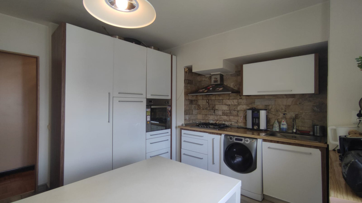 APARTAMENT 4 CAMERE STADIONUL NATIONAL-BASARABIEI