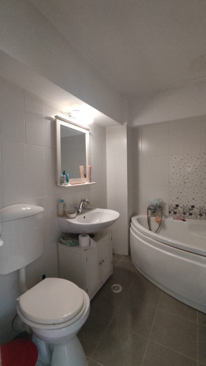 APARTAMENT 4 CAMERE STADIONUL NATIONAL-BASARABIEI