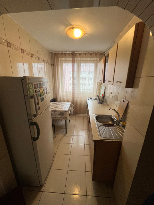 Apartament 3 camere - semidecomandat - Titan 