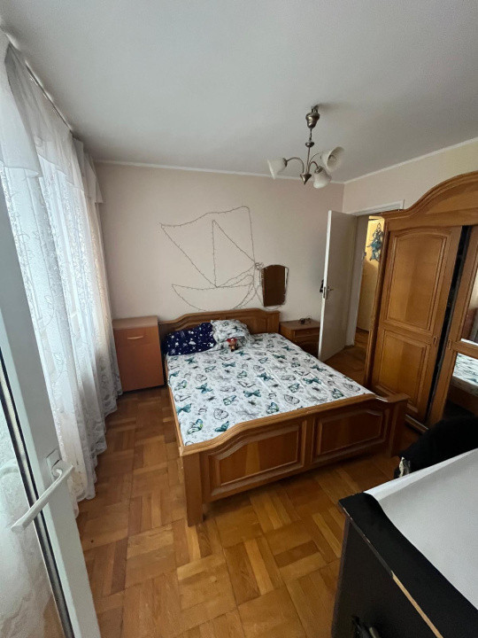 Apartament 3 camere - semidecomandat - Titan 