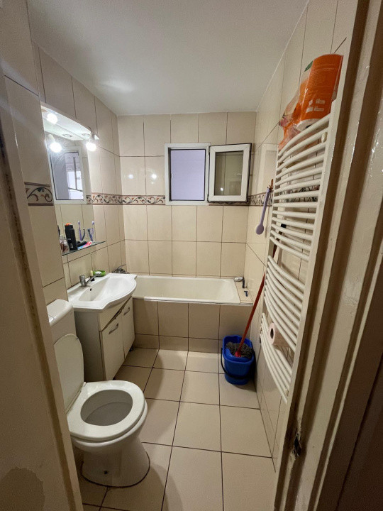 Apartament 3 camere - semidecomandat - Titan 