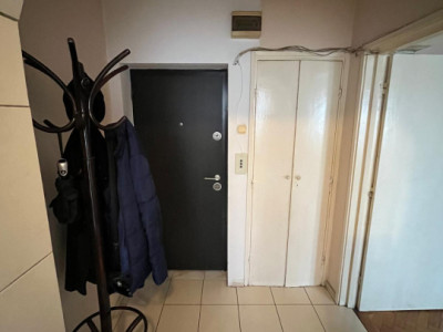 Apartament 3 camere - semidecomandat - Titan 