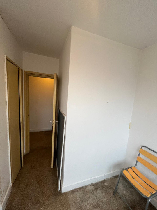 Apartament -3 camere - semidecomandat - Titan 