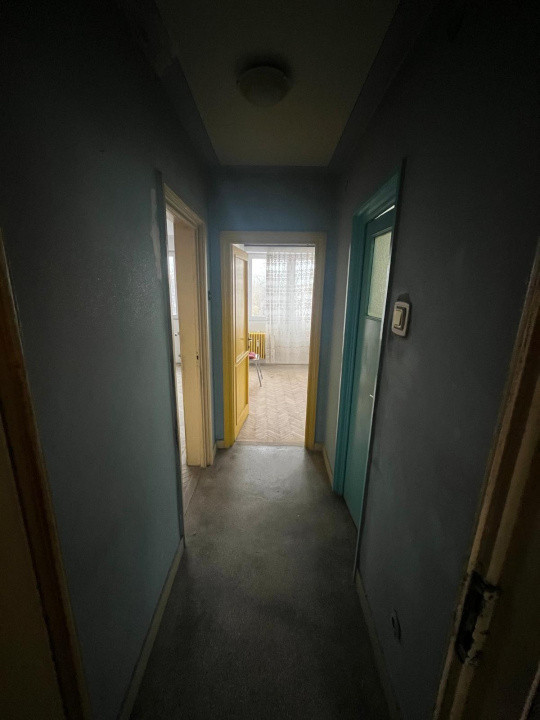 Apartament -3 camere - semidecomandat - Titan 