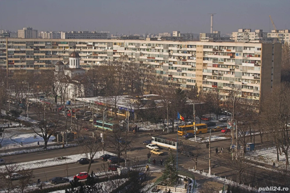 Apartament -3 camere - semidecomandat - Titan 