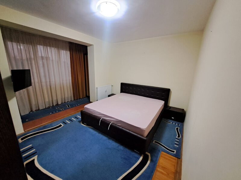 Apartament 3 camere , semidecomandat , Soseaua Mihai Bravu - Iancului