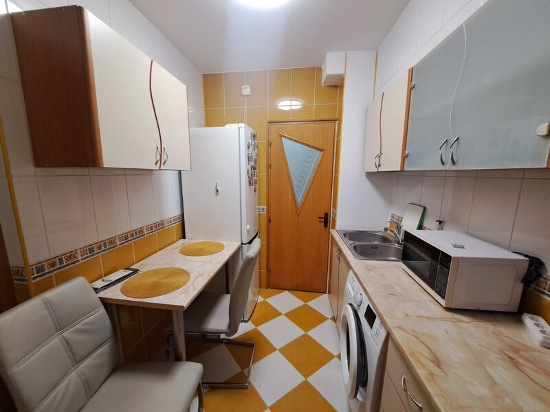 Apartament 3 camere , semidecomandat , Soseaua Mihai Bravu - Iancului