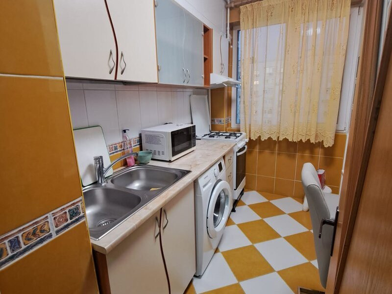 Apartament 3 camere , semidecomandat , Soseaua Mihai Bravu - Iancului