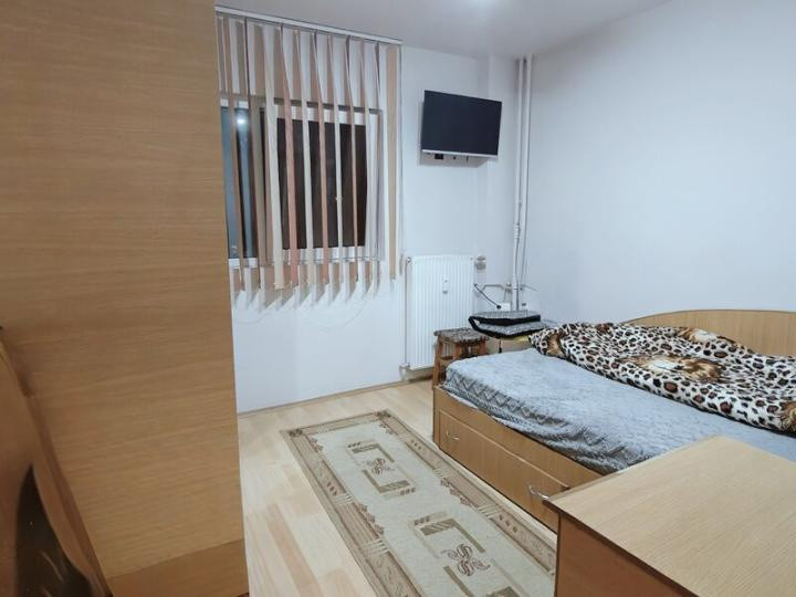 Apartament 3 camere APARATORII PATRIEI- SPIRU HARET