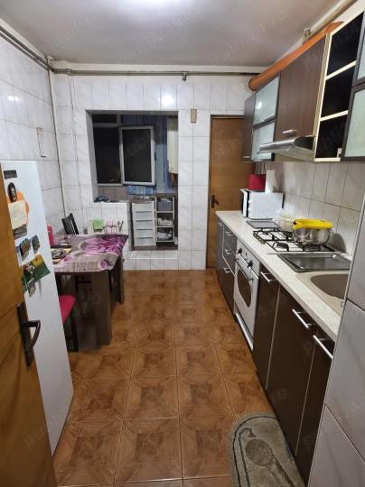 APARTAMENT 4 CAMERE PIATA RAHOVA-MARGEANULUI
