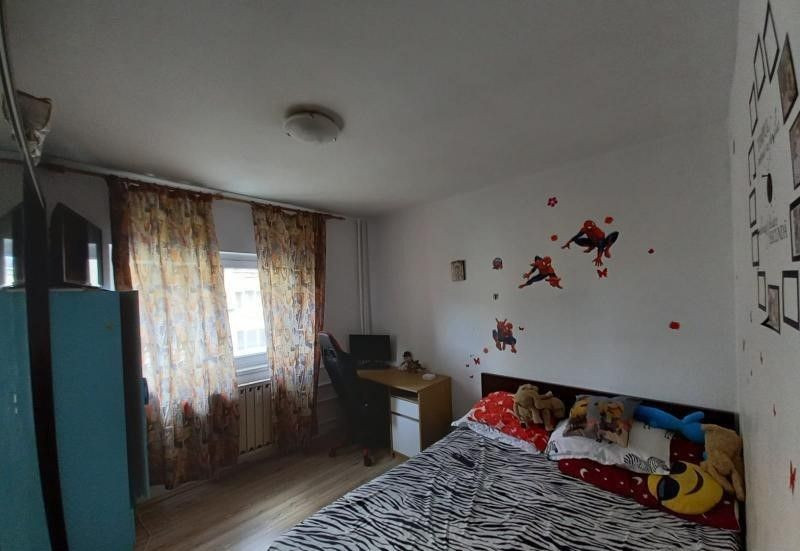 Apartament 3 camere- zona Panduri