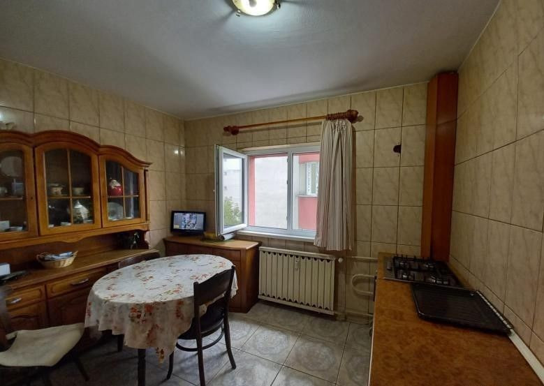 Apartament 3 camere- zona Panduri