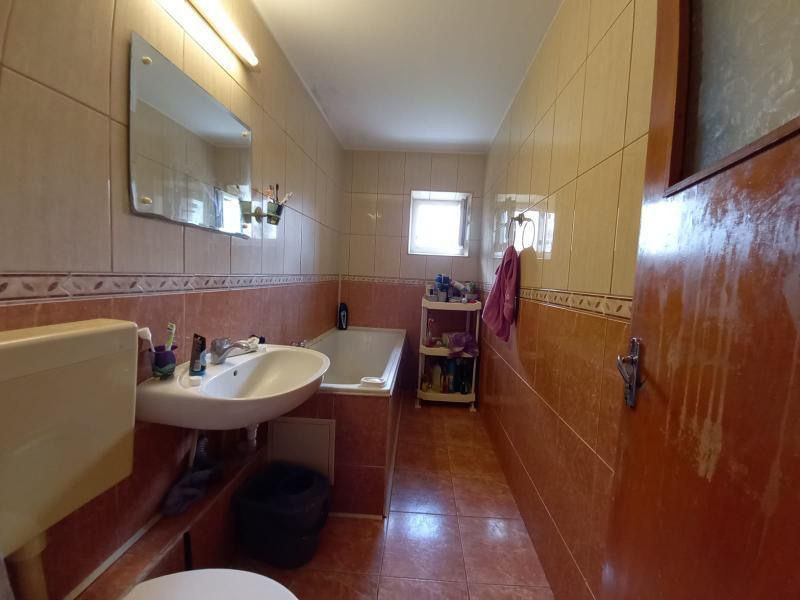 Apartament 3 camere- zona Panduri