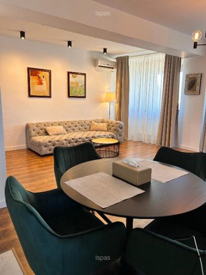 APARTAMENT 3 CAMERE PARCUL CAROL CU PARCARE SUBTERANA