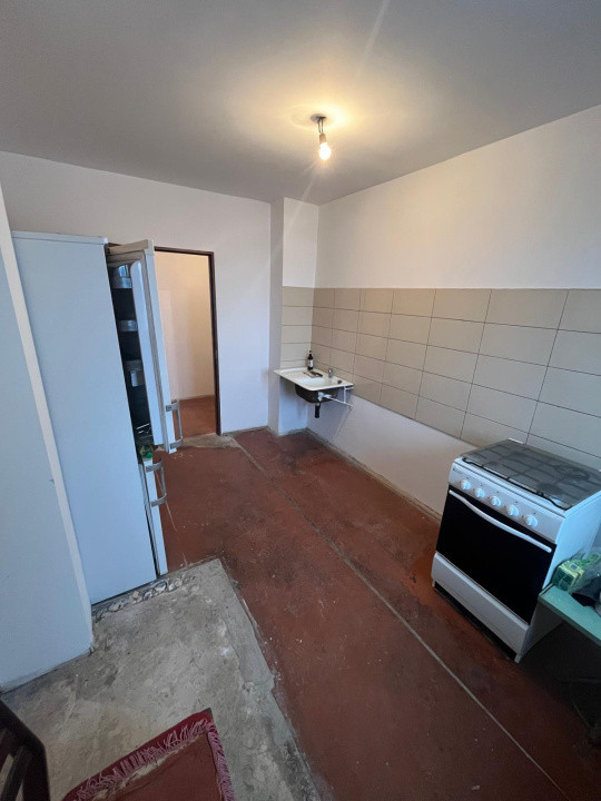 Apartament 3 camere - decomandat - Mihai Bravu