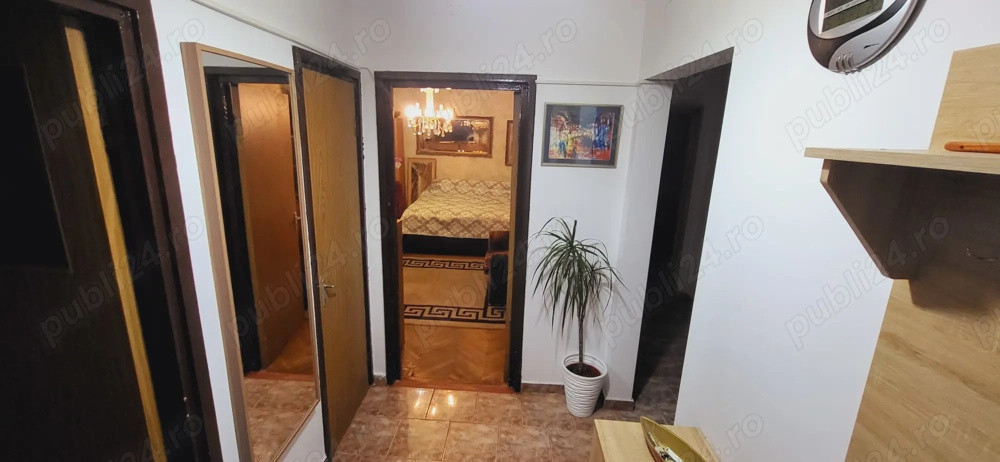 Apartament 4 camere - decomandat - Titan 