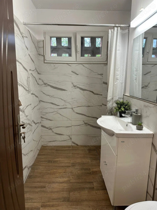 Apartament 4 camere - decomandat - Titan 