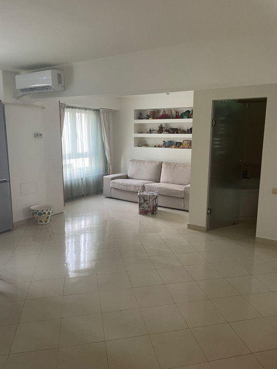 Apartament - 3 camere - decomandat-Str. Matei Basarab 