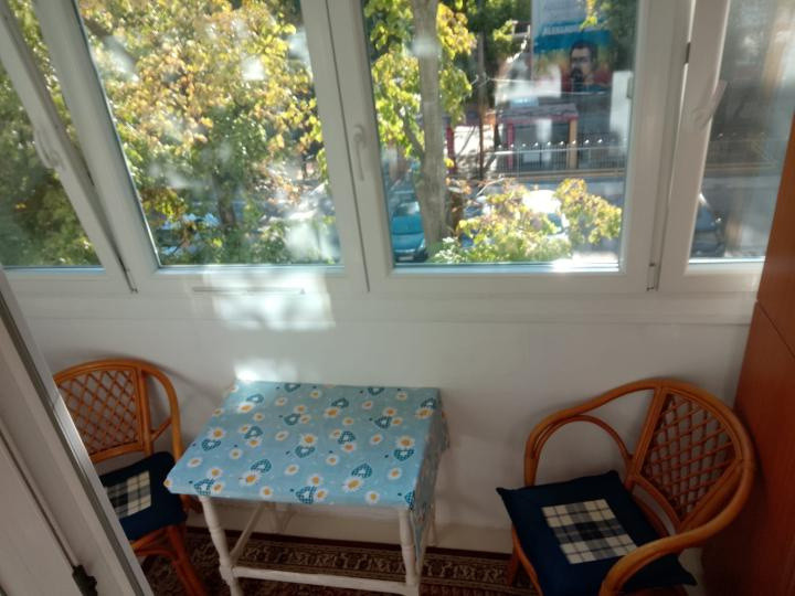 Apartament - 3 camere - semidecomandat -Titan 