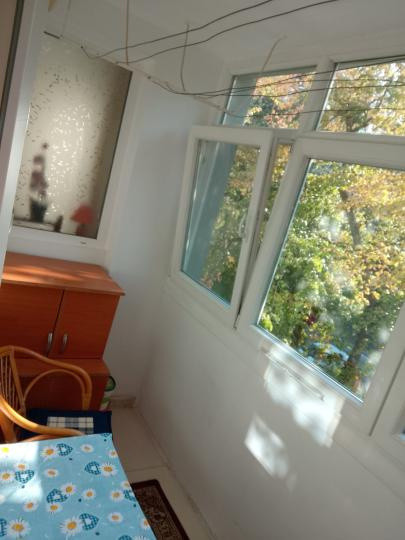 Apartament - 3 camere - semidecomandat -Titan 