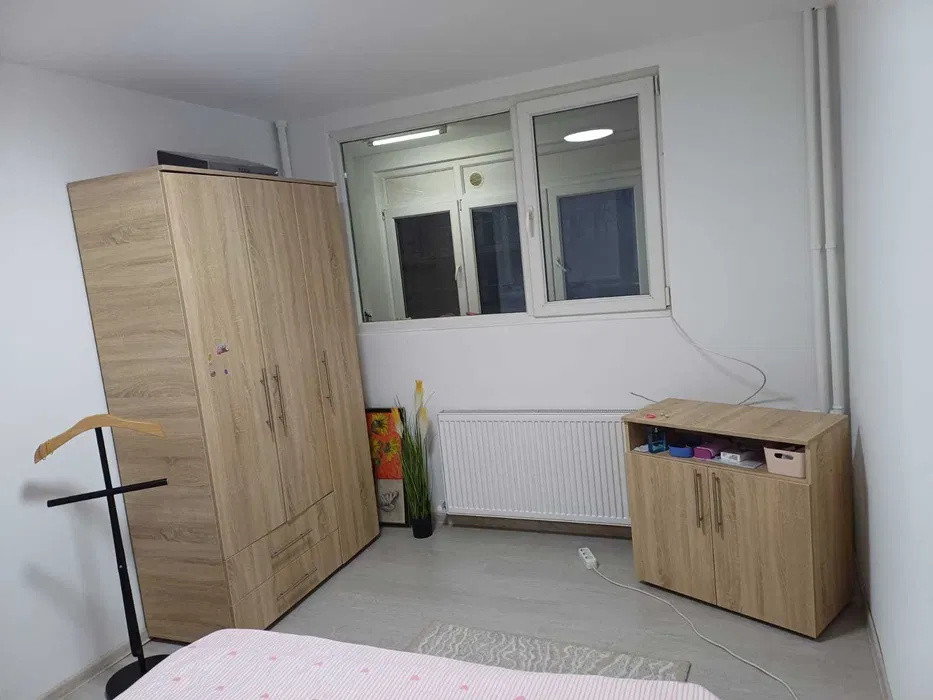Apartament - 2 camere - semidecomandat - MIhai Bravu Obor 