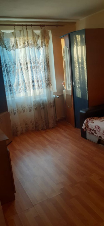 Apartament 3 camere - BLOC IN CURS DE ANVELOPARE - zona RAHOVA