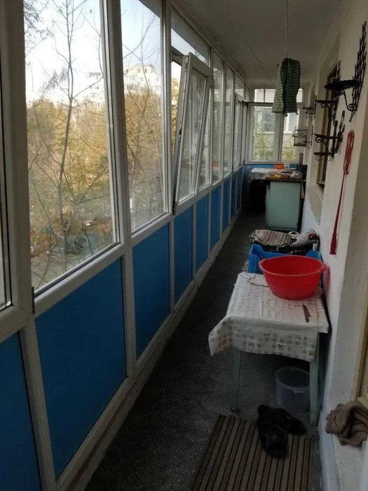 Apartament - 2 camere - decomandat -Vitan 