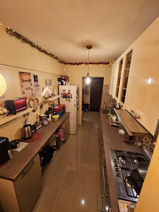 Apartament - 3 camere - decomandat - Bulevardul Basarabia 