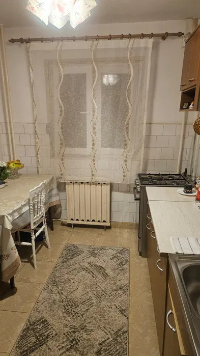 Apartament - 3 camere - decomandat - Colentina 