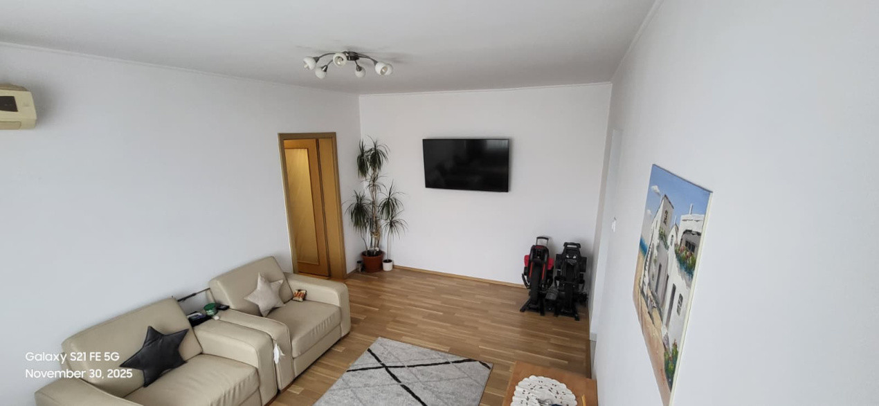 Apartament - 3 camere - semidecomandat - Iancului