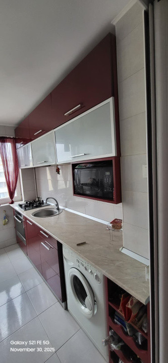 Apartament - 3 camere - semidecomandat - Iancului