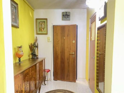 Apartament - 3 camere - semidecomandat - NIcolae Grigorescu 