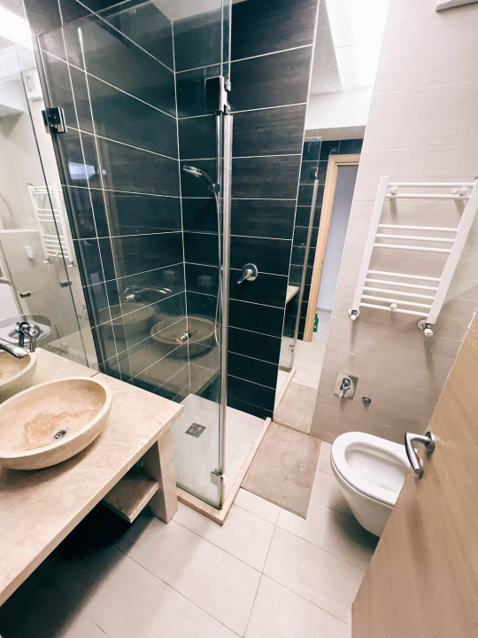 Apartament - 3 camere - decomandat - Calea Mosilor 