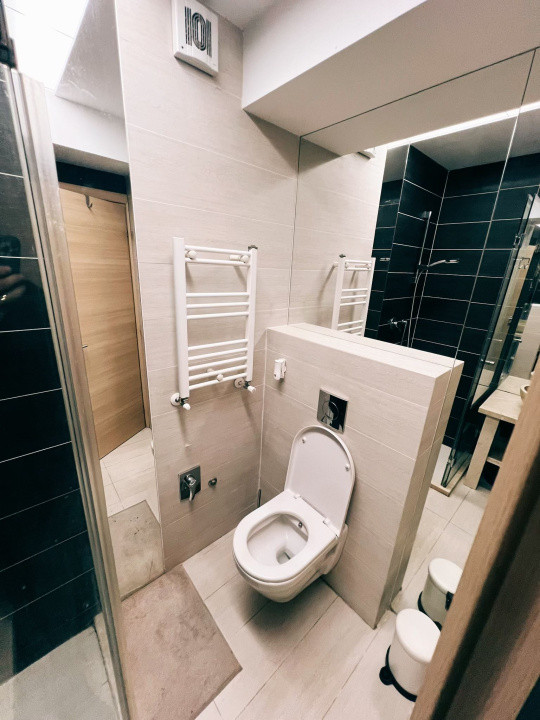 Apartament - 3 camere - decomandat - Calea Mosilor 