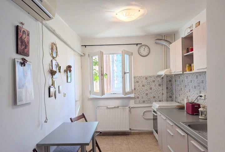 Apartament - 2 camere - decomandat - Calea Mosilor 