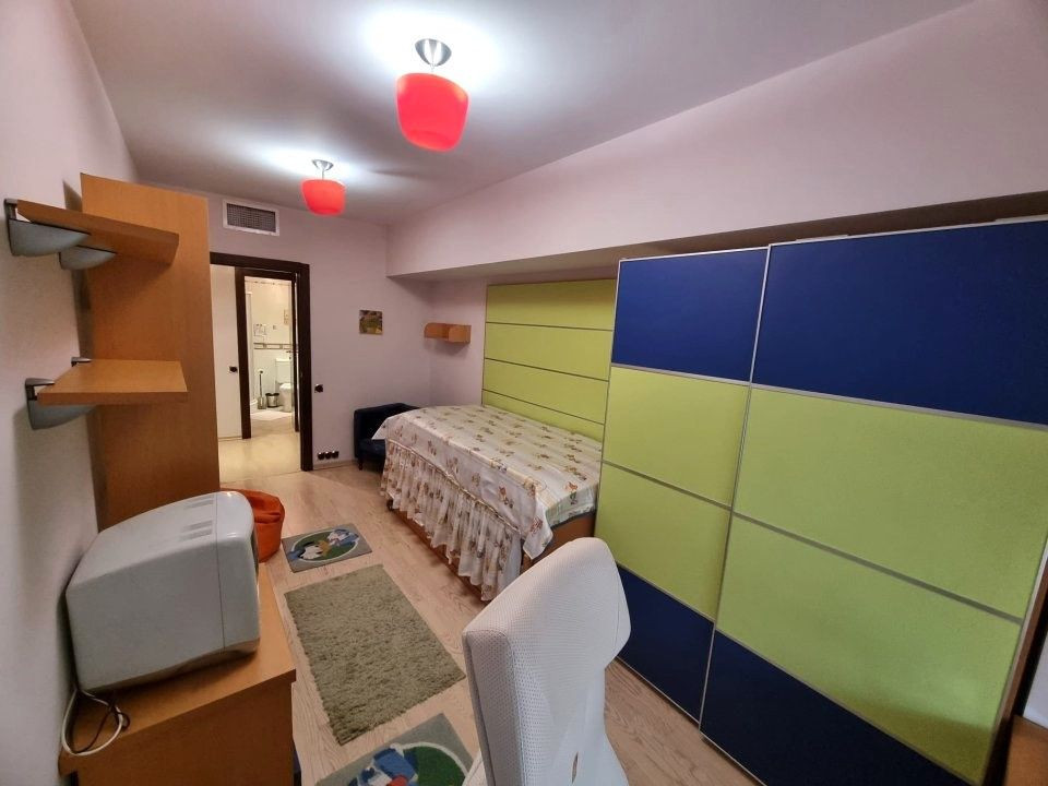 APARTAMENT DE 3 CAMERE, TERASA 98MP, PARCARE, SOSEAUA NORDULUI