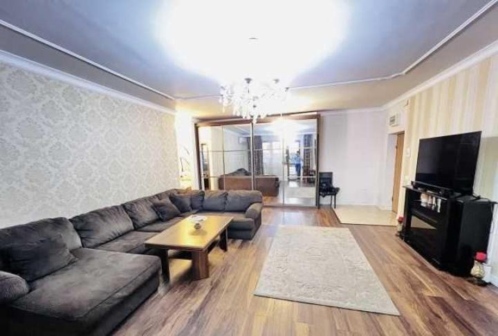 Apartament - 2 camere - semidecomandat - Vitan 