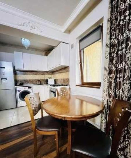 Apartament - 2 camere - semidecomandat - Vitan 