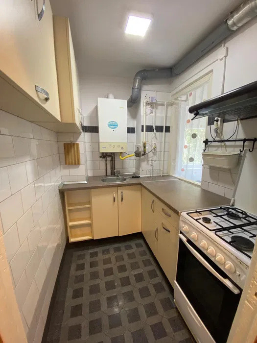 Apartament - 2 camere - decomandat - Vitan 