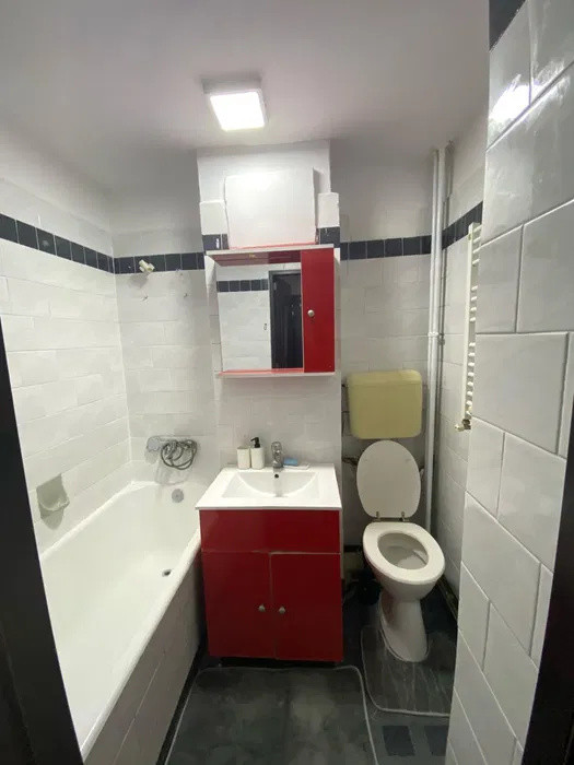 Apartament - 2 camere - decomandat - Vitan 