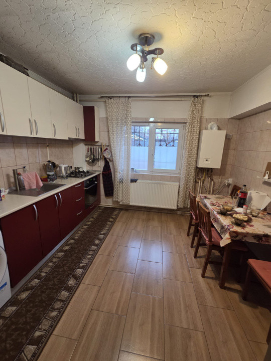 Apartament 2 camere decomandat metrou Brancoveanu- centrala propie