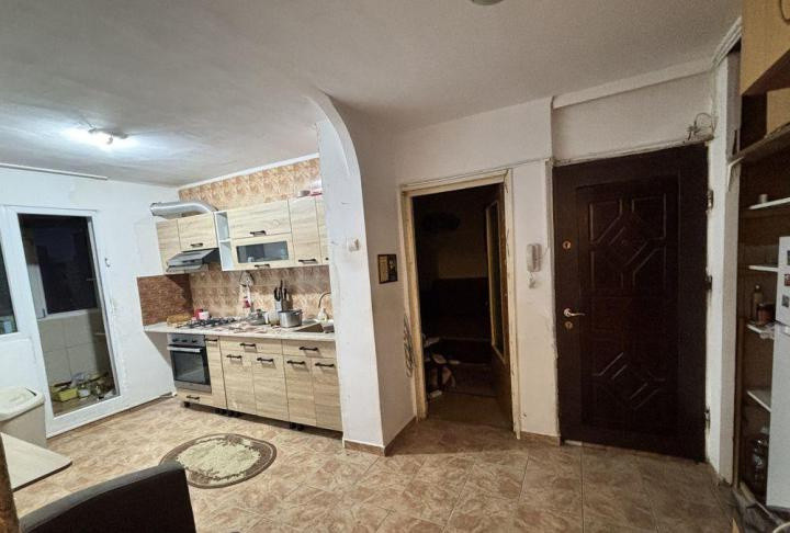 Apartament - 3 camere - decomandat - Iancului 