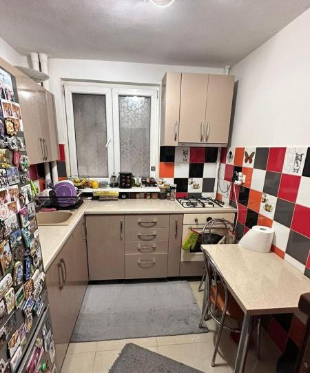 Apartament - 3 camere - decomandat - Obor 