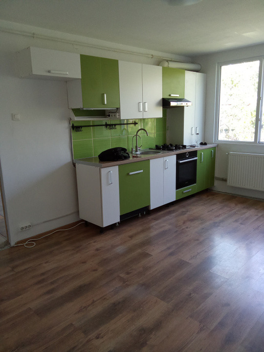 Apartament 2 camere transformat in 3 -centrala proprie-zona Politehnica