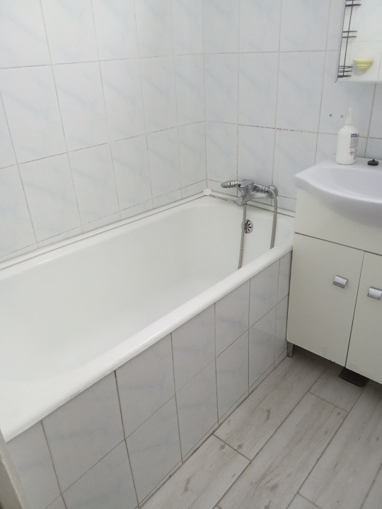 Apartament 2 camere transformat in 3 -centrala proprie-zona Politehnica