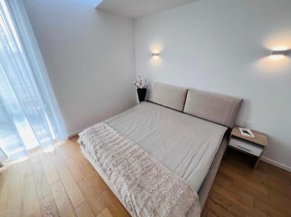 Apartament premium- Lacul Herăstrău – 4 dormitoare, balcon cu vedere la lac