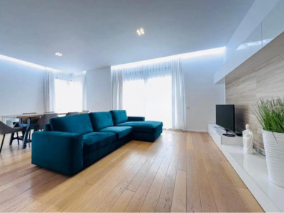 Apartament premium- Lacul Herăstrău – 4 dormitoare, balcon cu vedere la lac